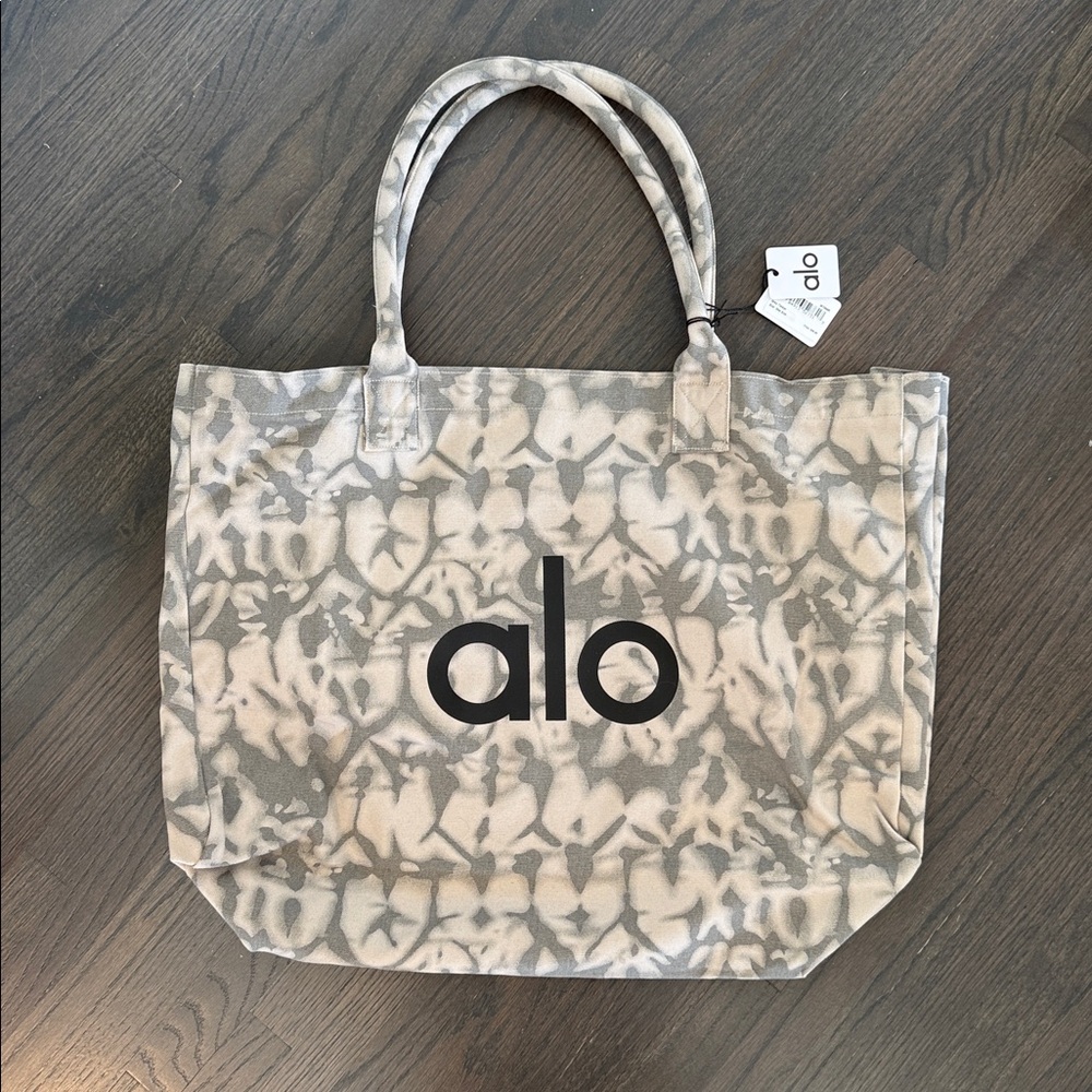 Alo yoga tie-dye tote bag